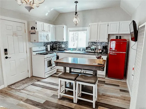 42619 Cedar Ave, Big Bear Lake, CA 92315