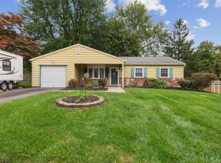 97 Powder Horn Dr, Phillipsburg, NJ 08865