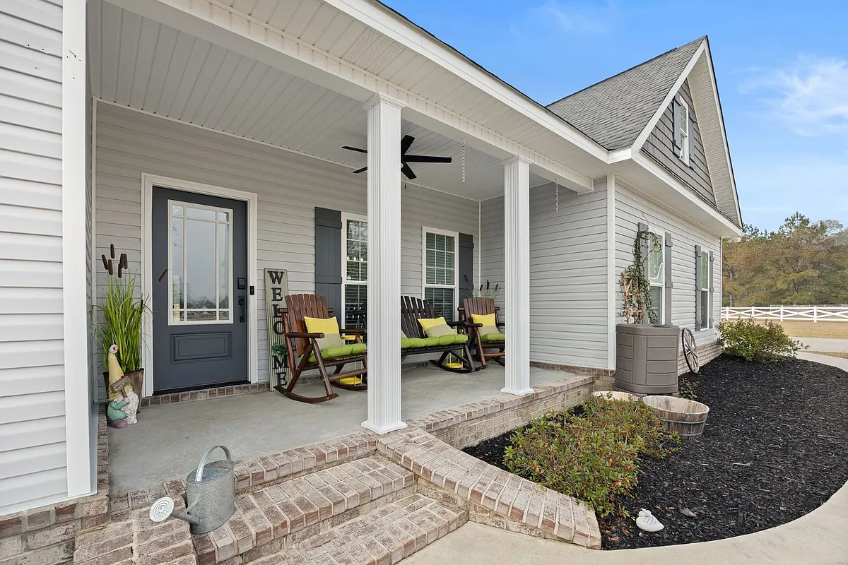 Building Photo - 440 Rivercrest Dr