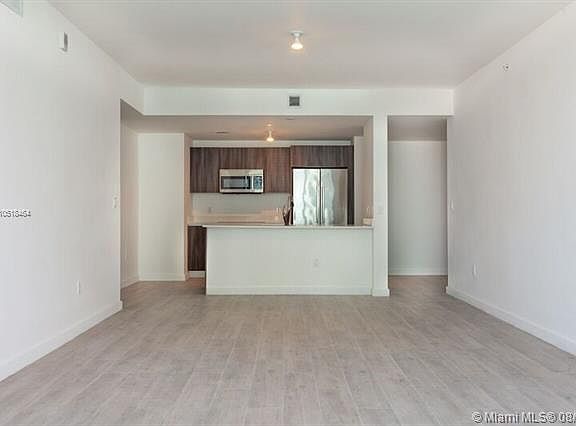 5th image of 488 NE 18th St Unit 4109