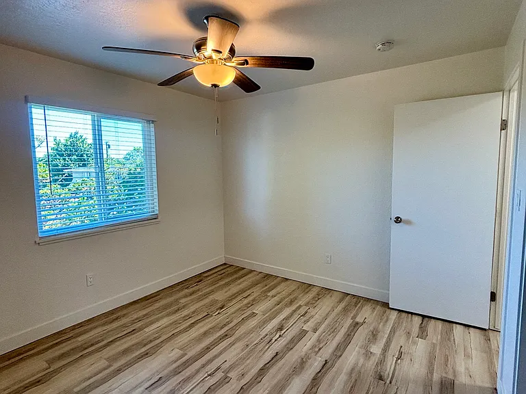 1629 Holly Dr #18 — Photo 14