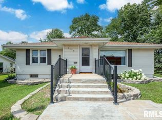 404 E 5th St, Mackinaw, IL
