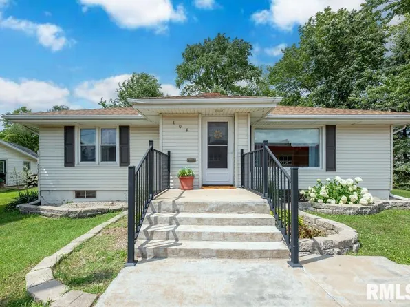 404 E 5th St, Mackinaw, IL 61755