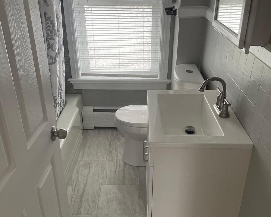 1st image of 98 Fairview St #2