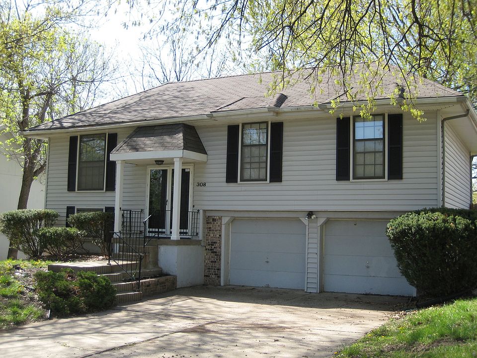 Beautiful Home in Blue Springs!