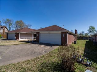 825 W Linden St, Rogers, AR 72756