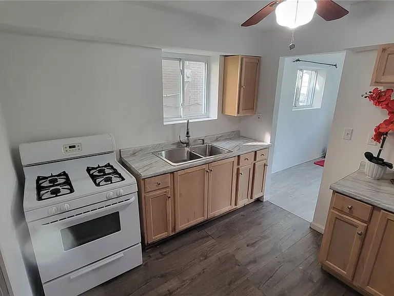 4461 Highridge St #2 — Photo 6