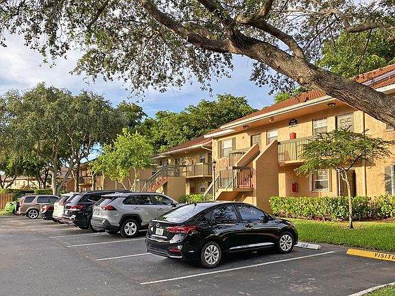 3rd image of 749 NW 103rd Terrace #102