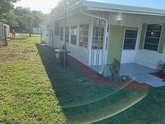 3rd image of 4433 Areca Palm Dr