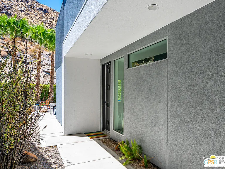 1009 Iris Ln — Photo 25