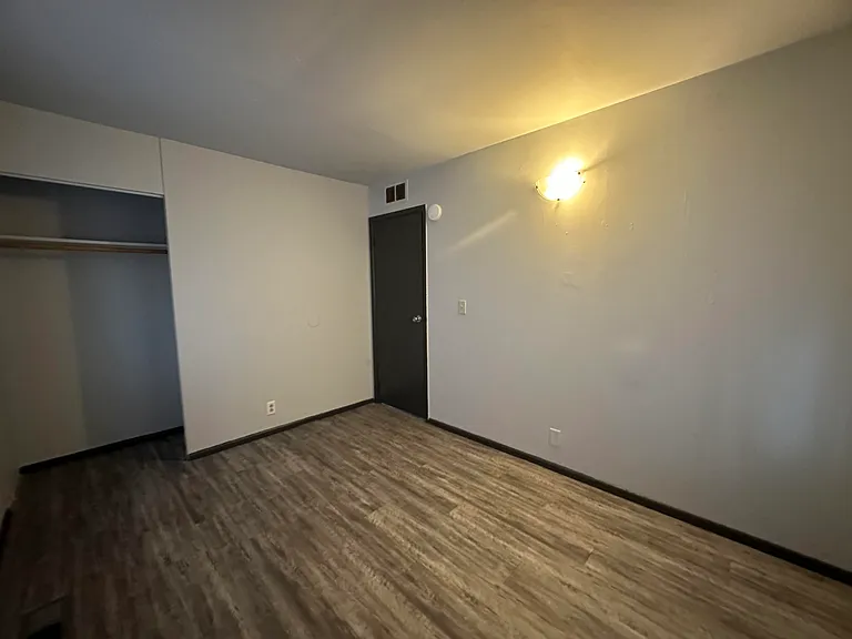 802 Knollcrest Dr — Photo 11