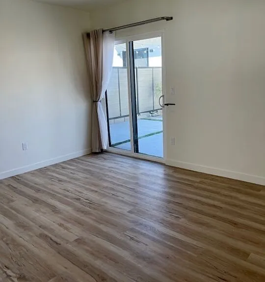 9946 Farragut Dr — Photo 13