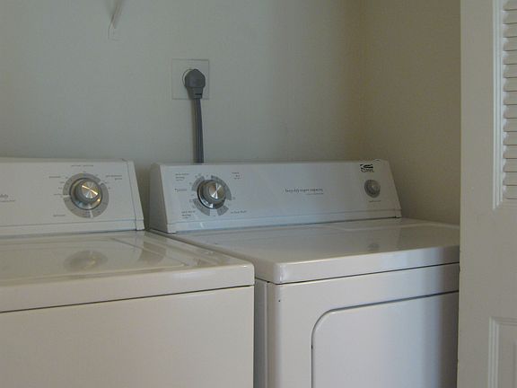 Full Sized Washer/Dryer