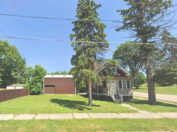 255 Waverly Pl, Waukesha, WI 53186