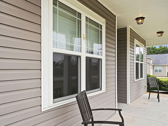 4th image of 38 Widgeon Way