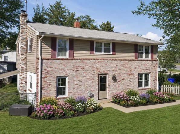 2863 Chippewa St, Bryans Road, MD 20616