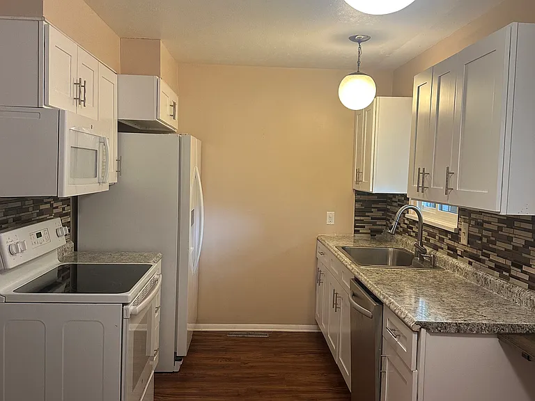 1174 Ranchland Dr — Photo 9