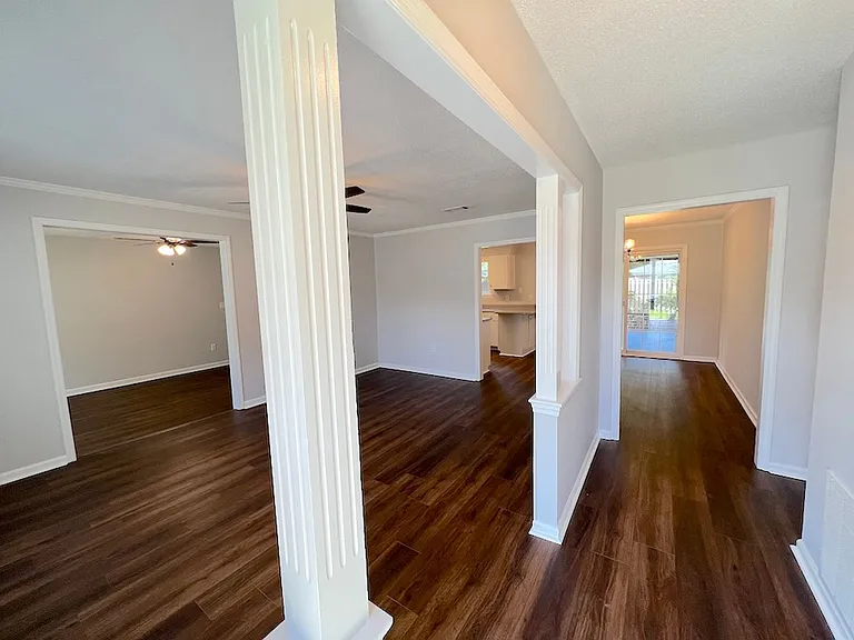 123 Davidson Ave — Photo 2