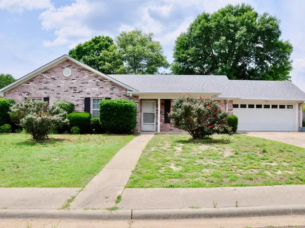 429 Magnolia, Hughes Springs, TX 75656
