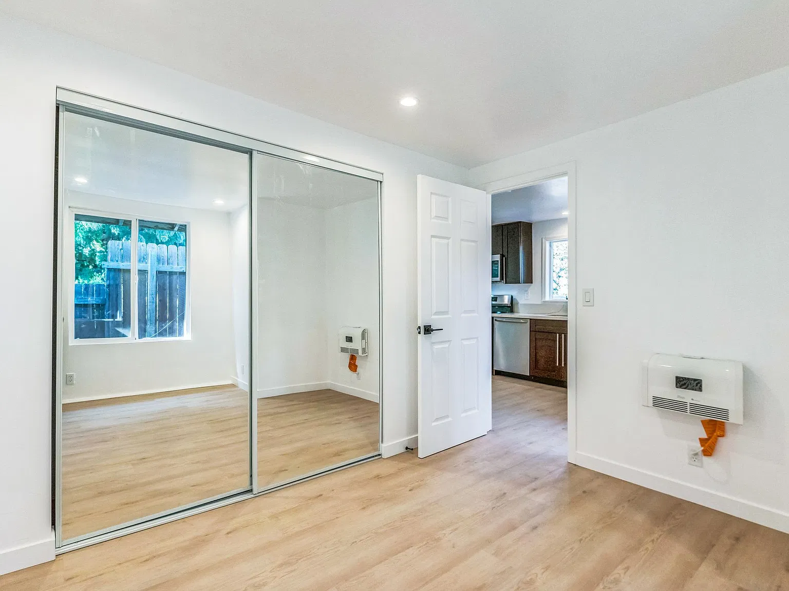 1 bed, 1.0 bath, 440 sqft, $2,200 — Photo 2