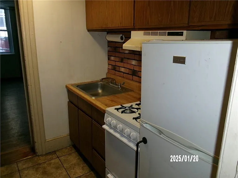 100 Bowen St #1W — Photo 5