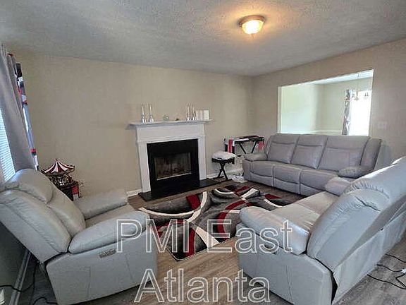 3rd image of 70 Desota Dr