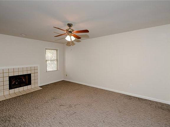 5th image of 599 Salem Woods Dr SE