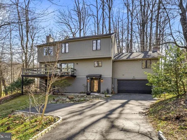 634 Twin Bridge Dr, Radnor, PA 19087