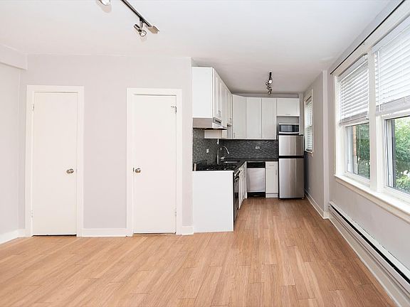 4th image of 511-13 W Belmont Ave #7
