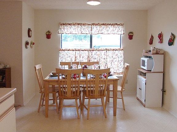 Dine-in Breakfast Area