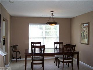 3rd image of 472 Bedford Park Dr