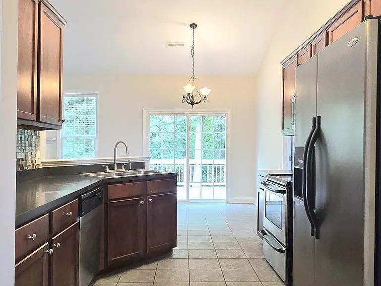 Elizabeth Edwards Ct — Photo 6