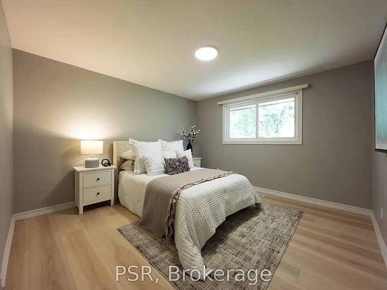 11 Elmsdale Dr — Photo 11