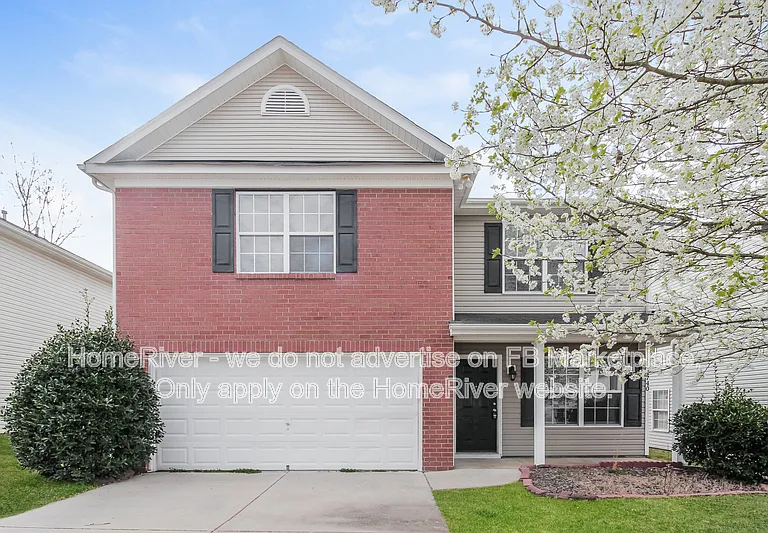 1740 Harland St — Photo 1