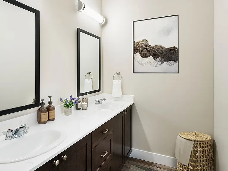The Meridian Apartments — Photo 10