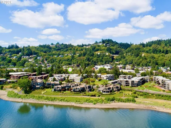 5858 S Riveridge Ln #35, Portland, OR 97239