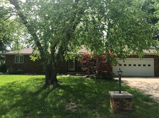 3303 Tropicana Rd, Decatur, IL 62526