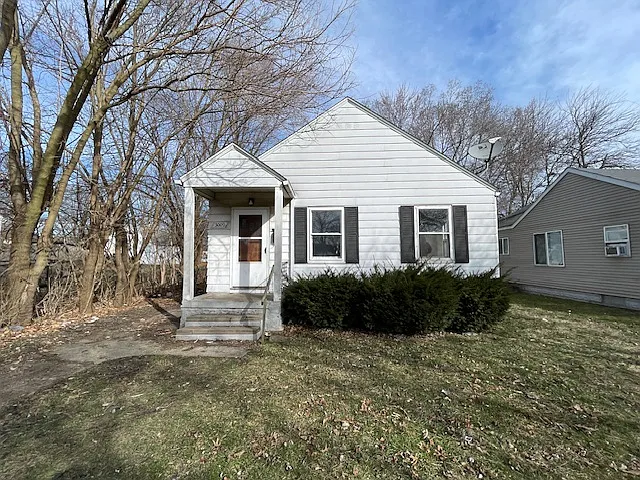 3009 Prast Blvd — Photo 1