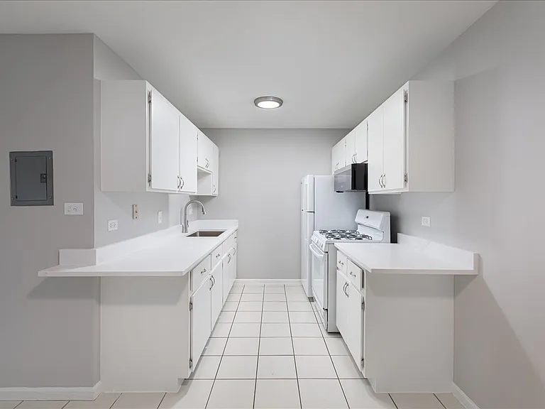 5740 East Ave #2D — Photo 8