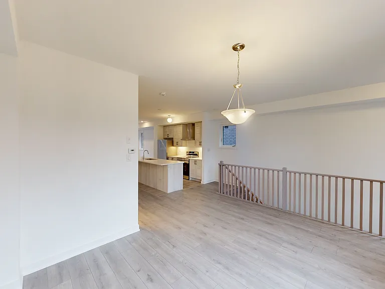 126 Blue Forest Cres — Photo 10