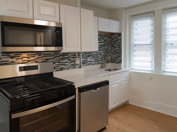 144 Salem St APT 4, Boston, MA 02113