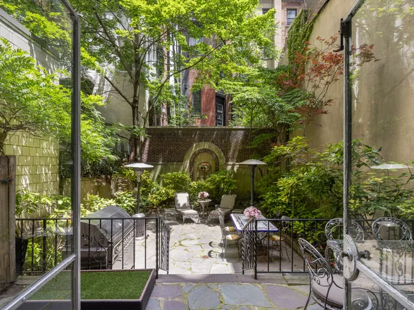 49 East 80th Street image 6 of 30