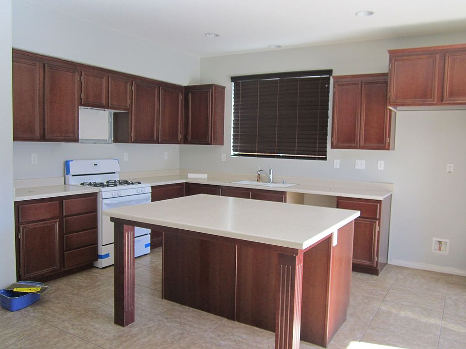 2nd image of 15246 Riverview Ln