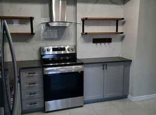 416 Lincoln Rd #E, Windsor, ON N8Y2G5