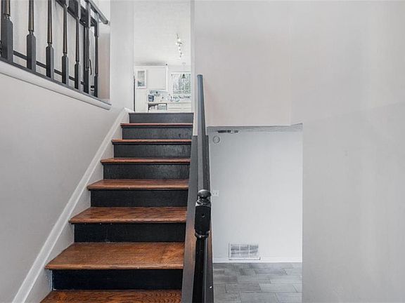 3rd image of 3274 Adelade Ct