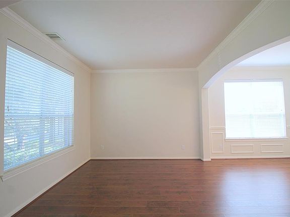 5th image of 606 Dinorah Ct