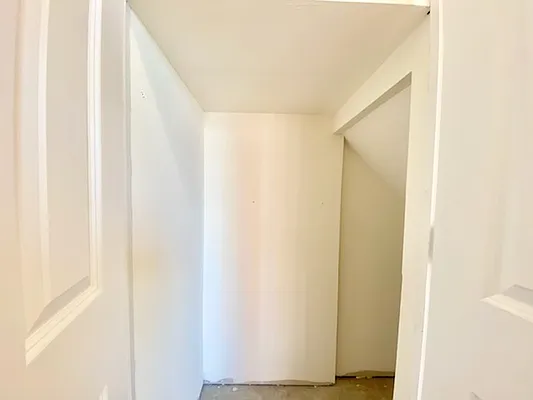 Rented by EastMount Realty LLC | media 17