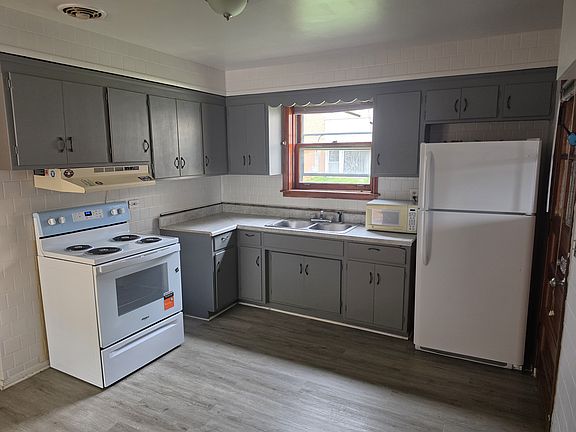 2nd image of 4425 W 55th St #1R