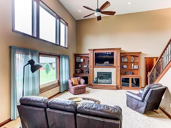 5th image of 1137 Edgewater Dr