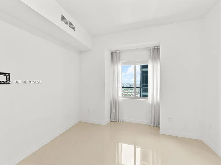 1100 Biscayne Blvd #3404 — Photo 24
